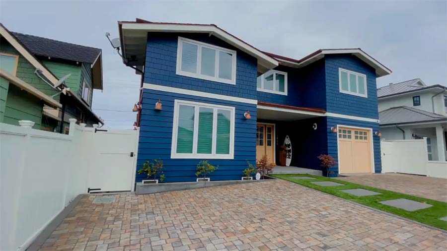 James Hardie Shingle siding with a combination of James Hardie Artisal lap siding from the Aspyre collection
