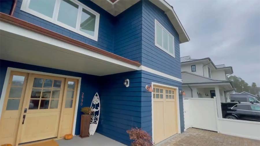 James Hardie Shingle siding with a combination of James Hardie Artisal lap siding from the Aspyre collection.